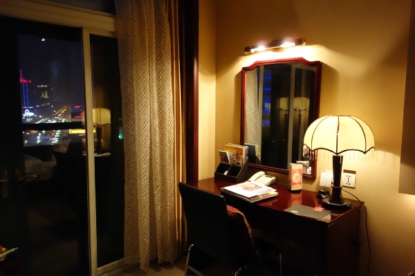 新华大酒店-客卧