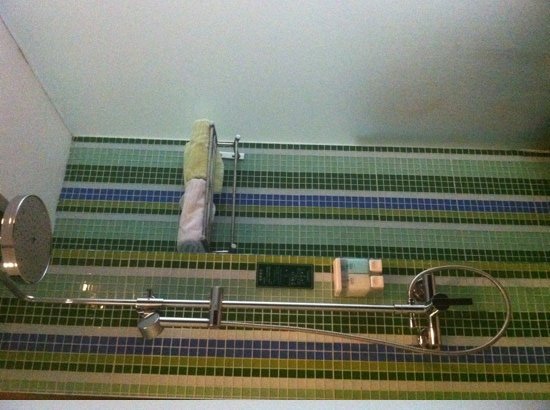 山水时尚酒店(广州火车东站店)-浴室