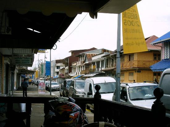 Avenue du Général de Gaulle-卡宴必去景点