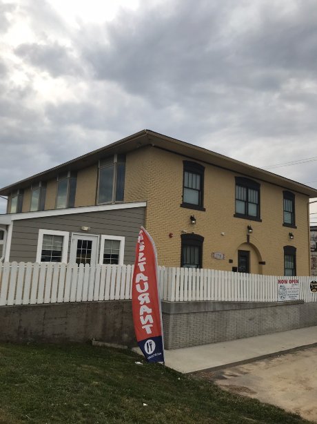 汉尼拔河畔旅馆-官方