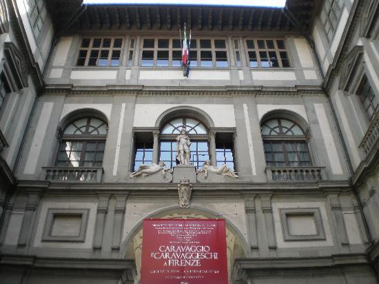 乌菲兹美术馆 (Galleria degli Uffizi)-佛罗伦萨必去景点