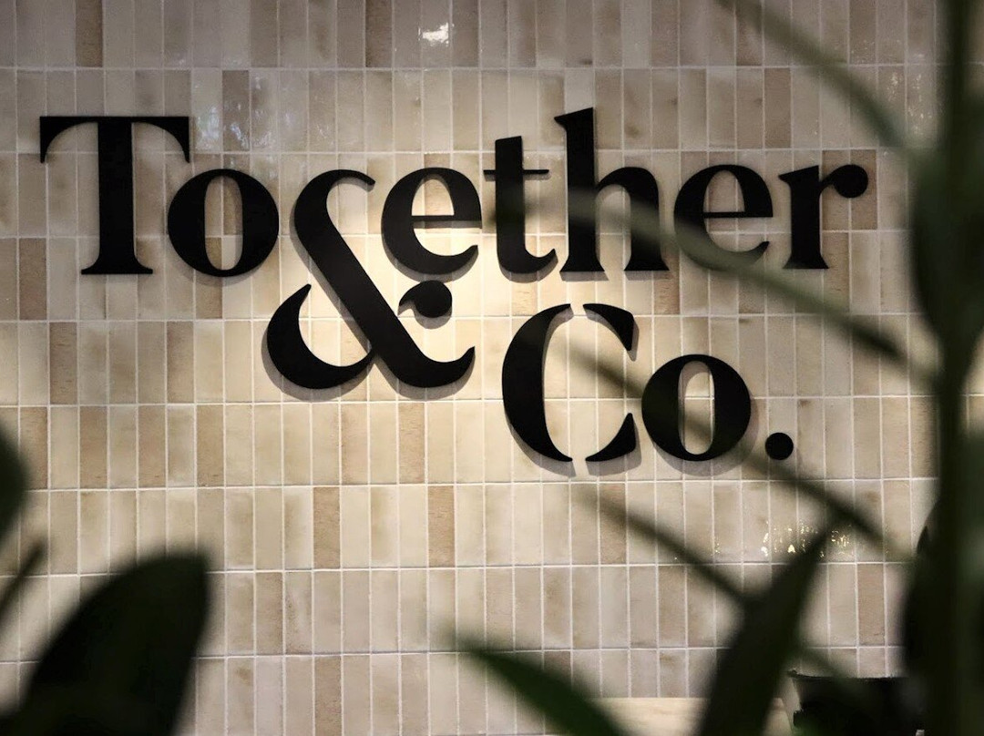 Together & Co主图