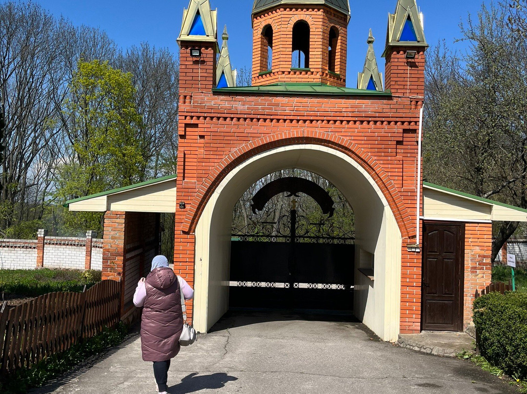 Holy Trinity Monastery Motroninsky景点图片