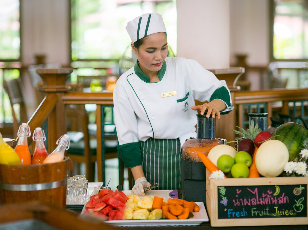 曼尼晨度假酒店主图