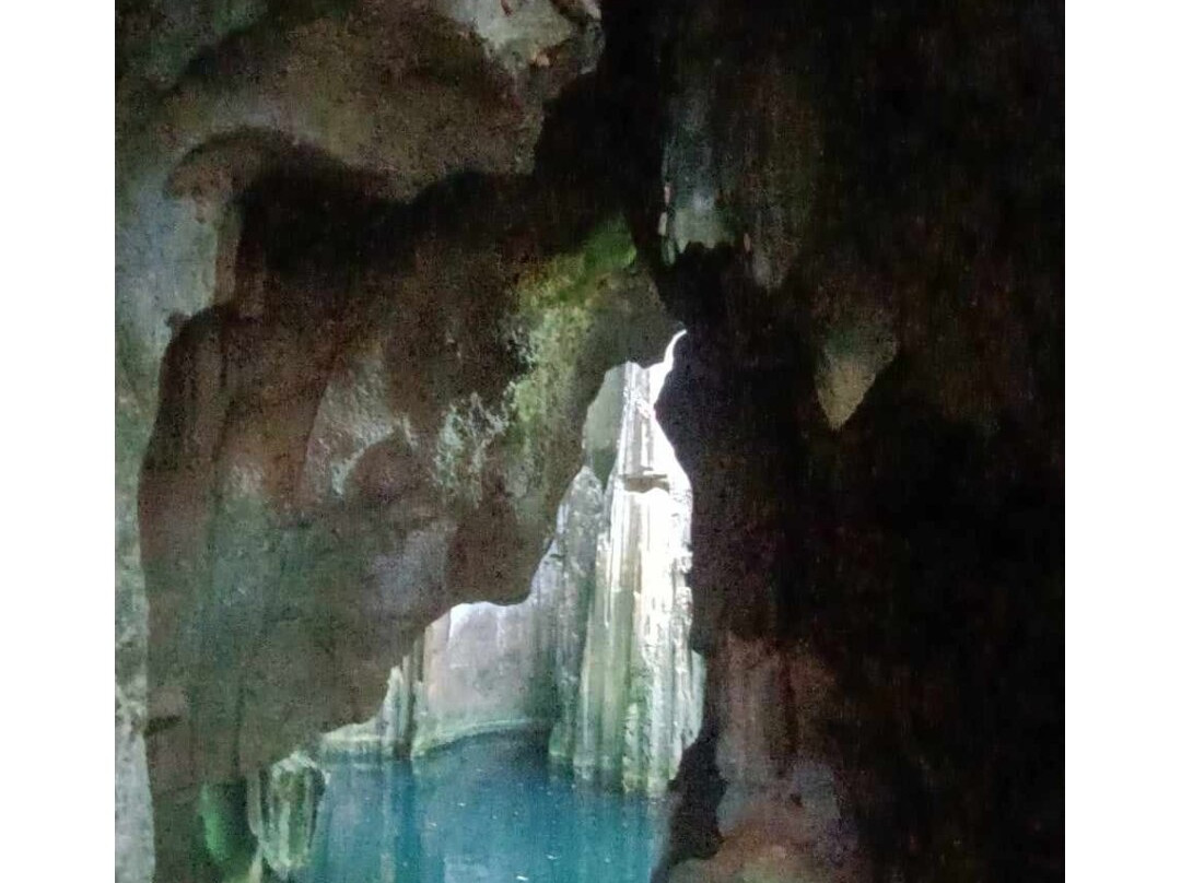 Sawa-I-Lau Caves景点图片