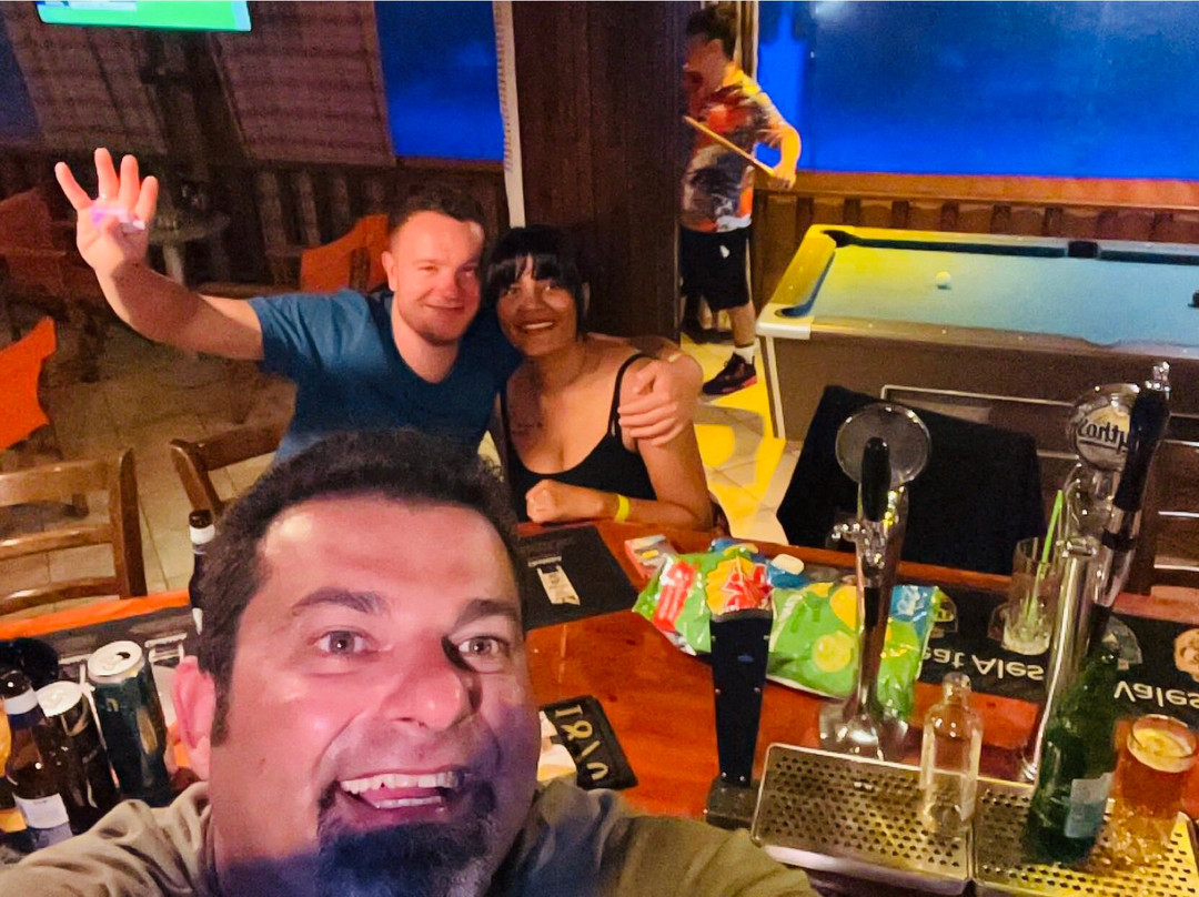 DNA Bar alikanas-Alykanas必去景点