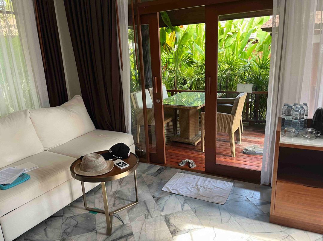 莱雷湾度假村主图