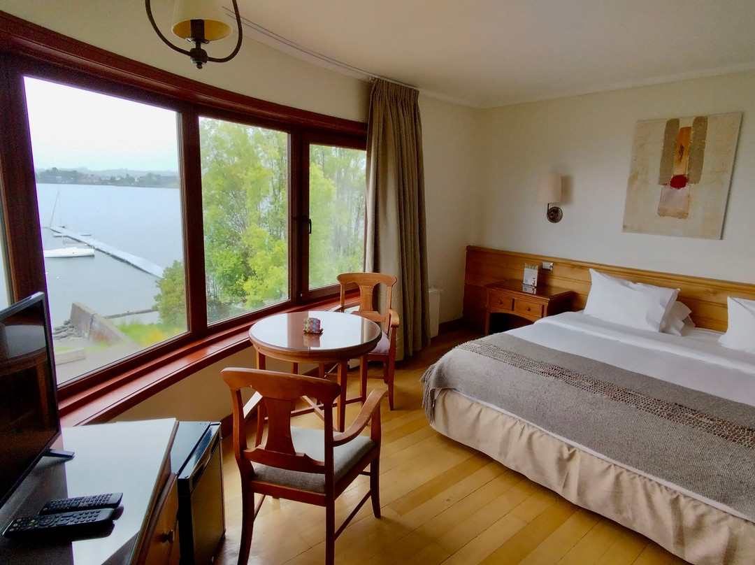 湖滨小屋酒店主图