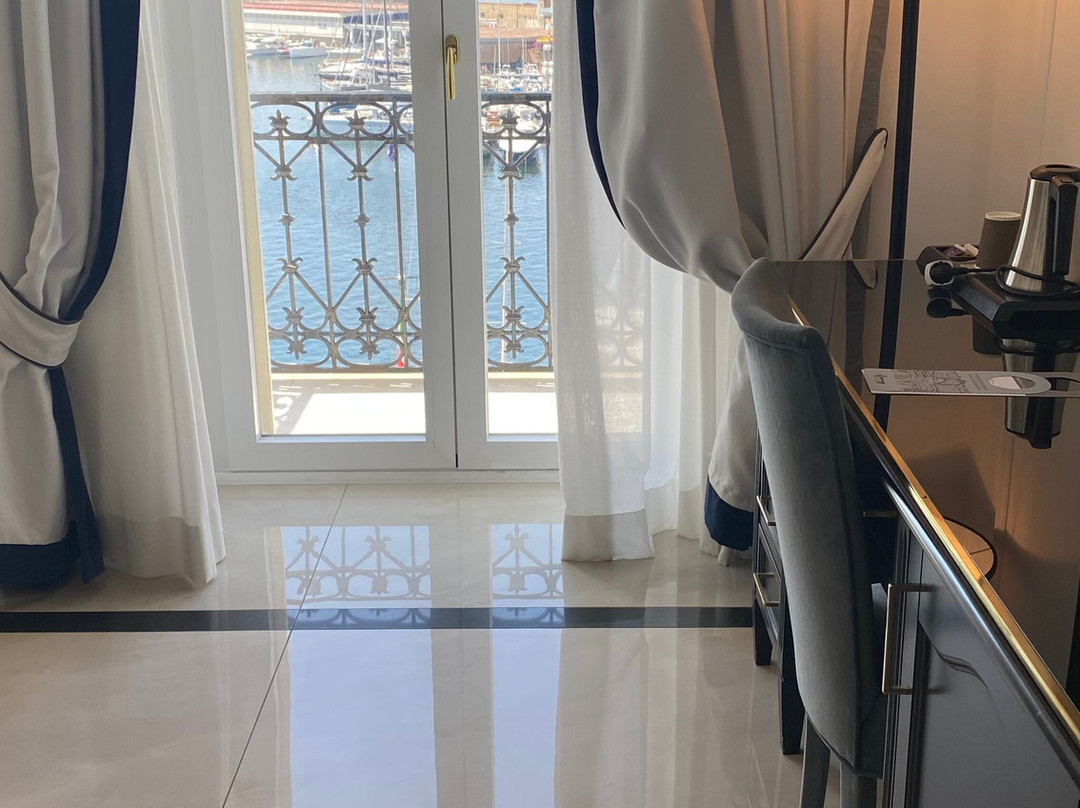 圣卢西亚大酒店主图