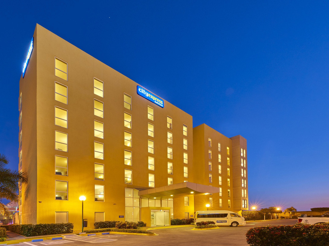 City Express By Marriott Manzanillo主图