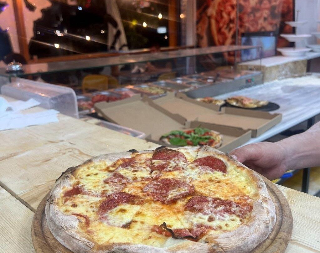 Pizzeri Napoli Himare