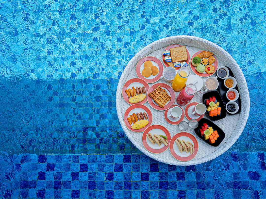 阿斯顿安亚海滩酒店主图