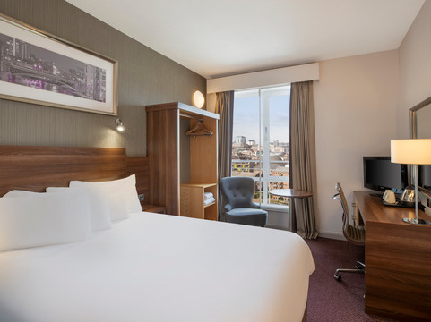 莱昂纳多利兹酒店主图