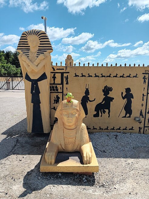 Gold Pyramid House-Wadsworth必去景点