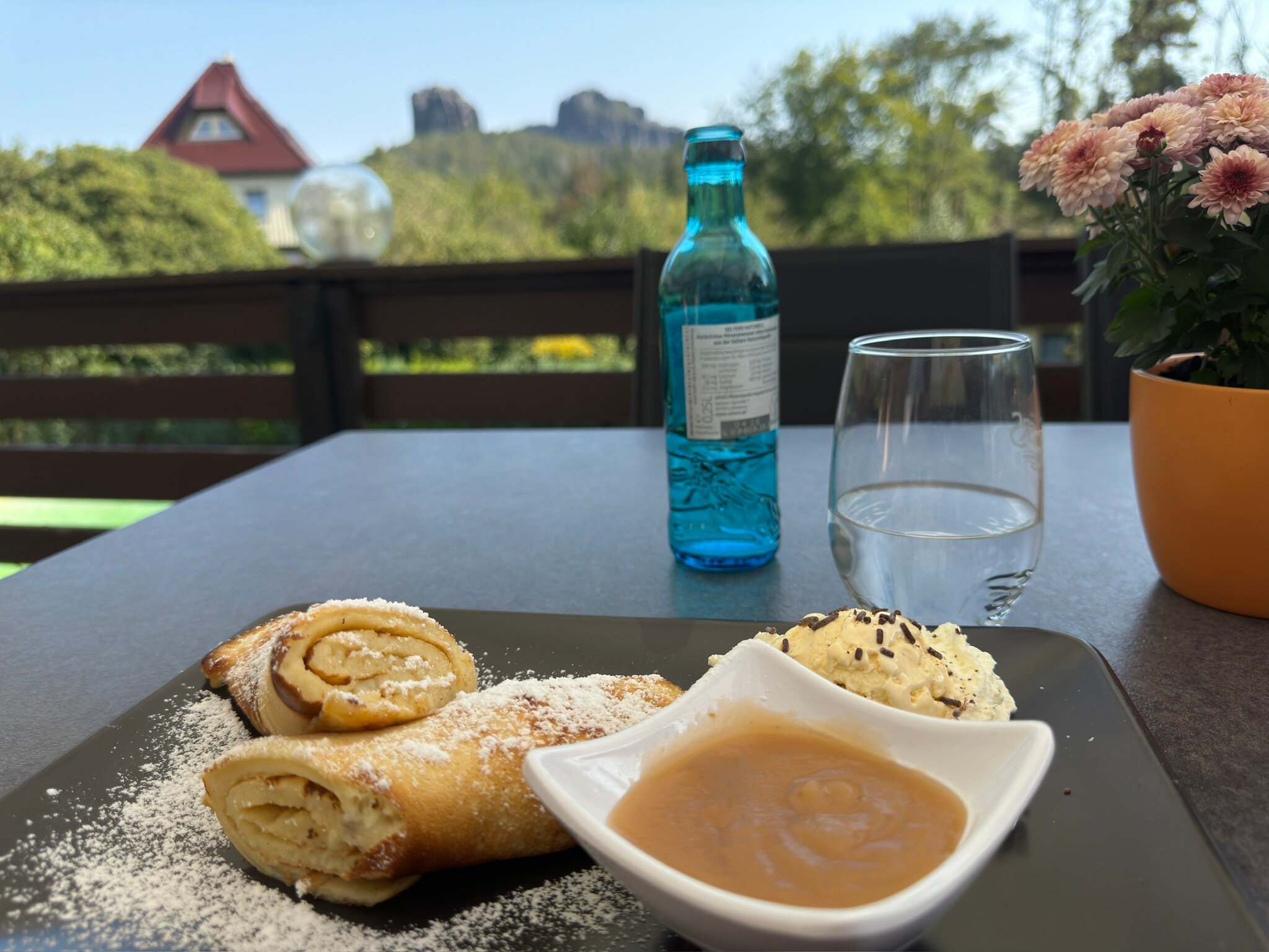 Falkenstein-Hutten-官方