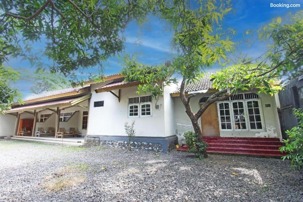 SPOT ON 92973 Madani Syariah Guesthouse