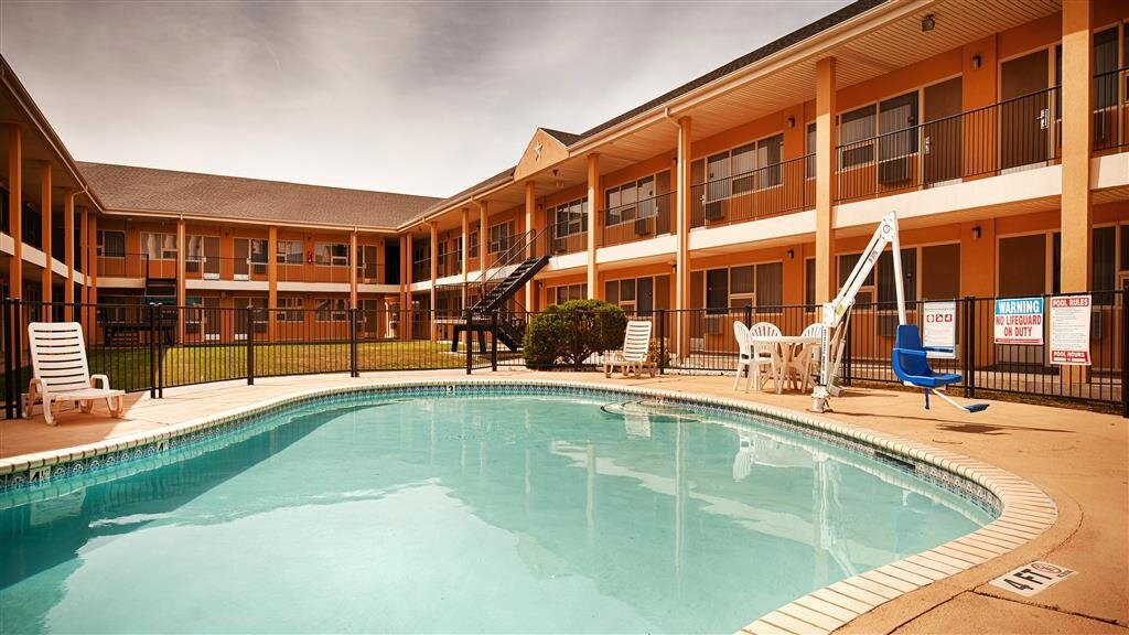 Best Western Red Carpet Inn主图