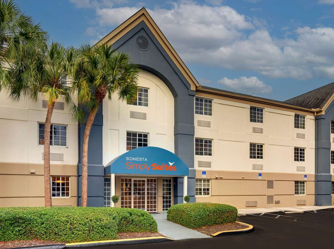 Sonesta Simply Suites Miami Airport Doral