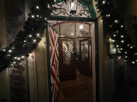 格鲁恩瓦尔迪霍夫餐厅酒店主图