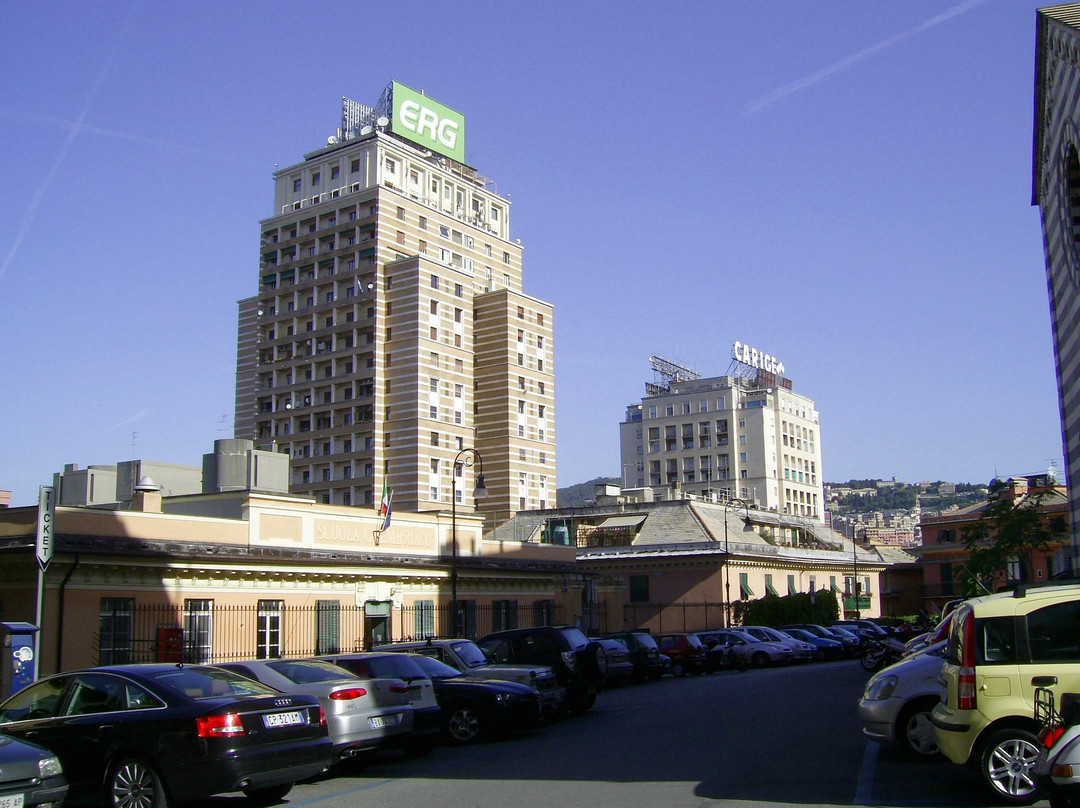 Piazza Dante-热那亚必去景点