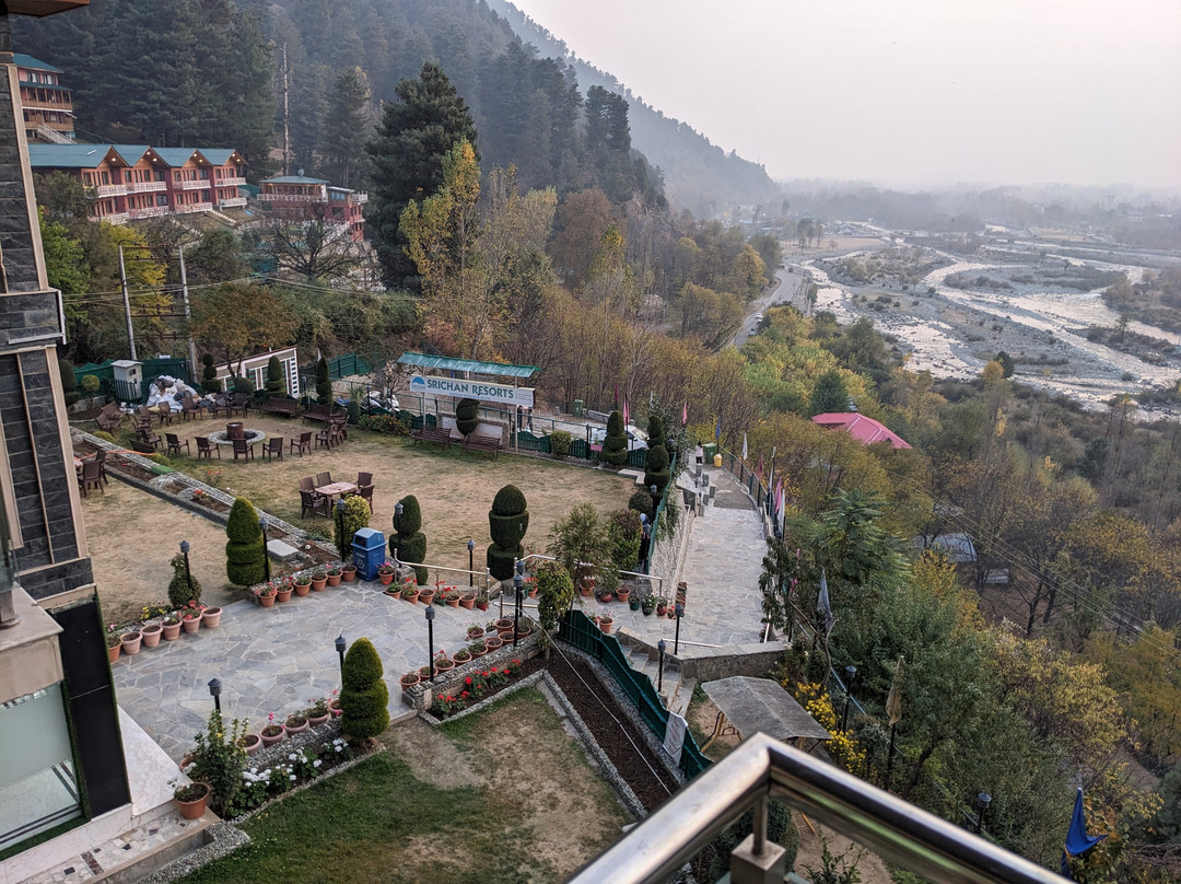 Srichan Resorts主图