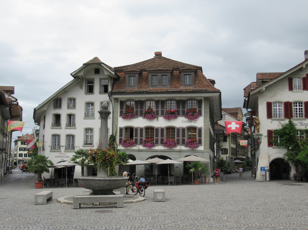Rathausplatz-图恩必去景点