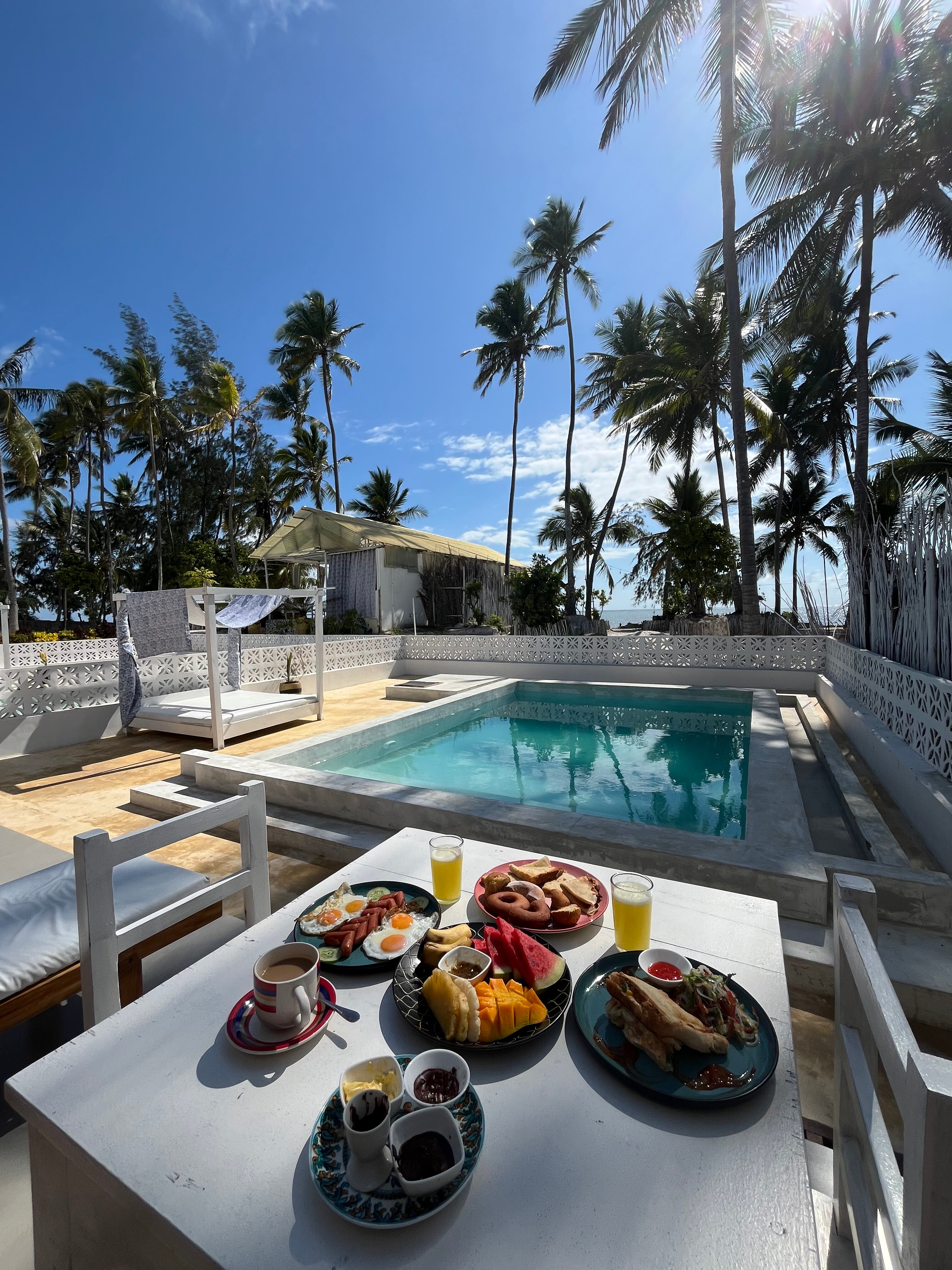 Pili Pili Orient Beach Hotel-泳池