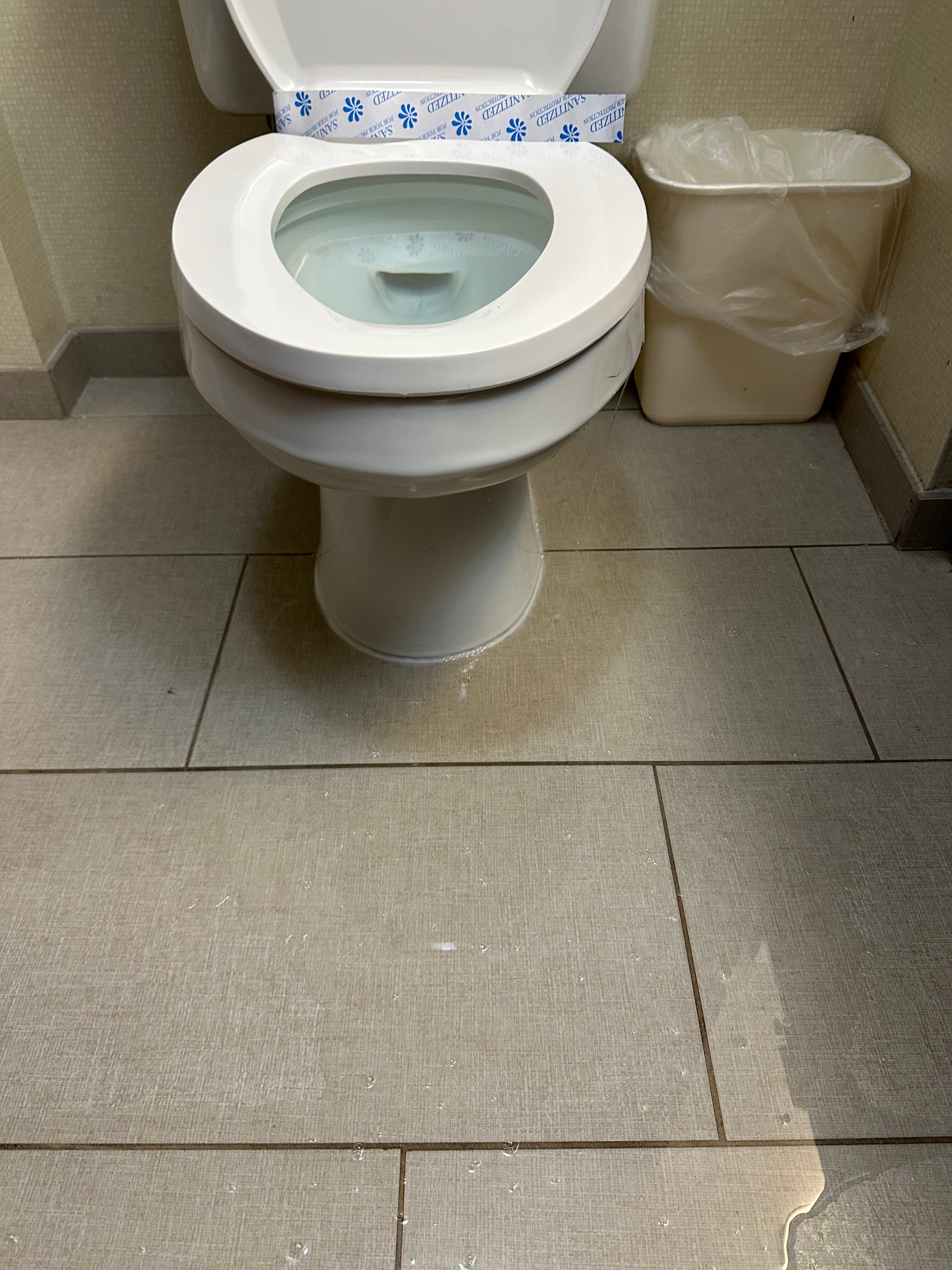 Comfort Inn East Windsor - Springfield-浴室