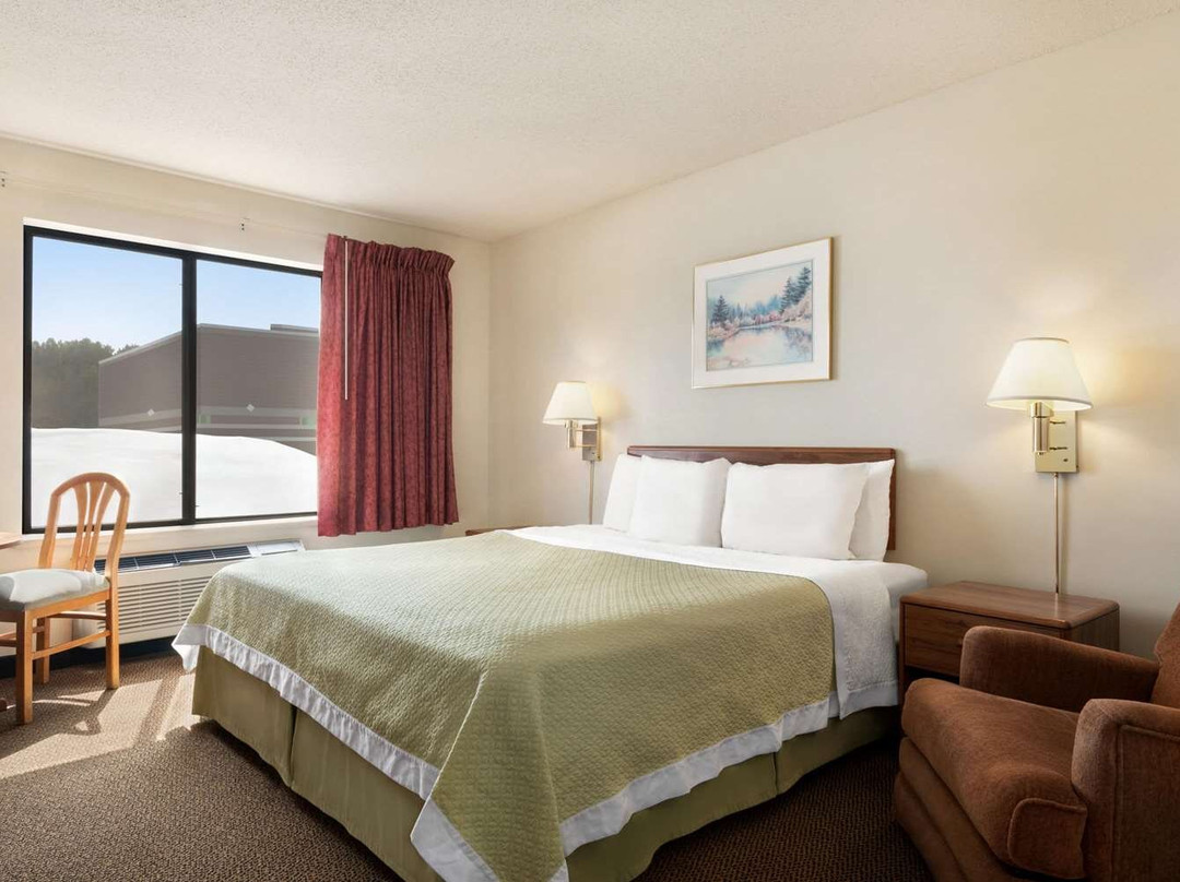 Days Inn by Wyndham Eagle River主图