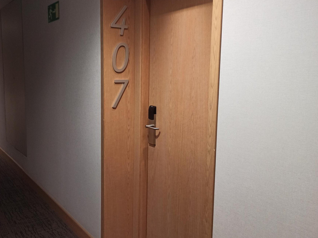 孔弗泰尔海滨4号酒店主图