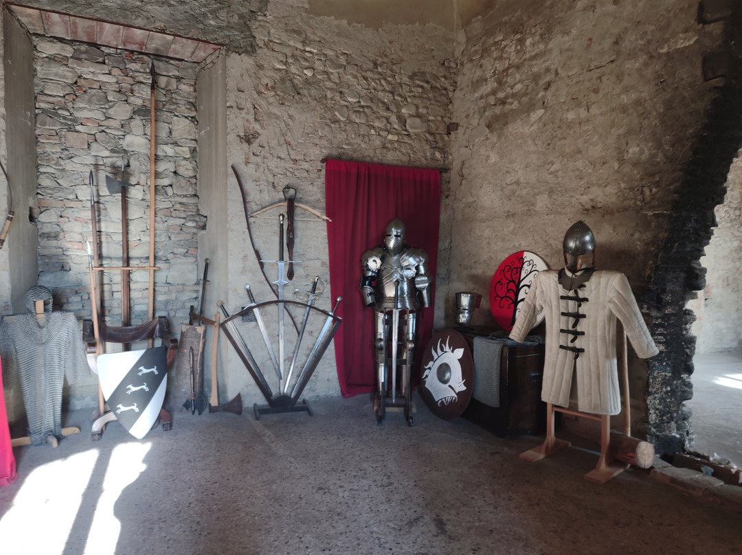 Castello Pallavicino di Varano de' Melegari景点图片