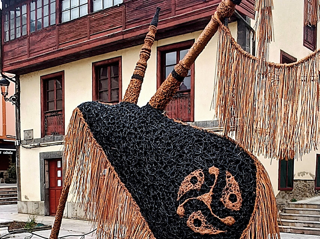 Escultura «la Gaitona D'aller»-Cabanaquinta必去景点