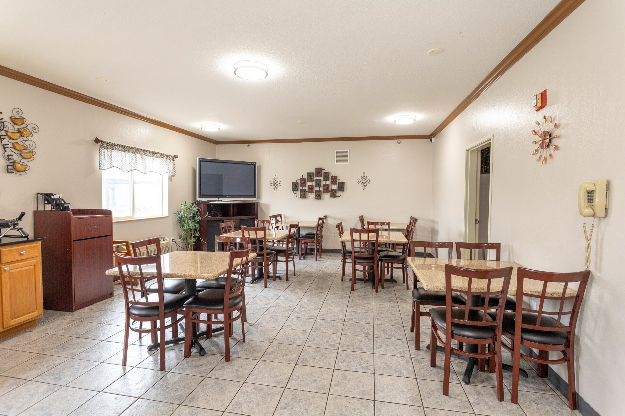 Super 8 by Wyndham Big Rapids-餐饮