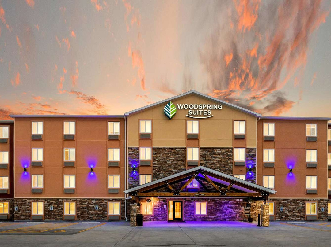 Woodspring Suites Davenport