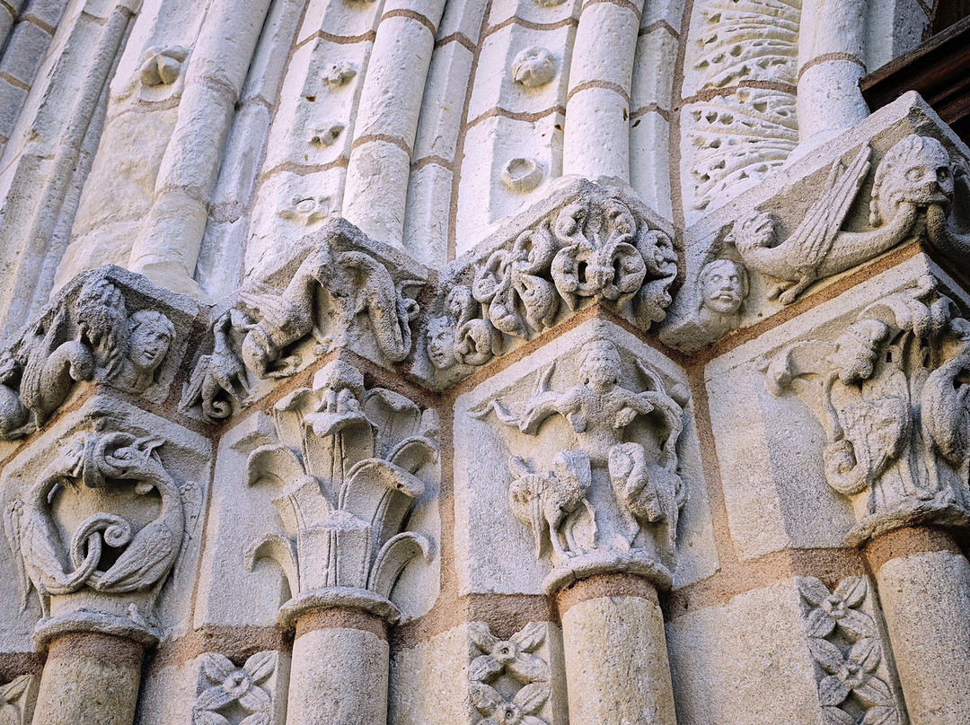 Eglise Notre Dame – Ancienne collegiale Saint-Outrille-Chatillon-sur-Indre必去景点