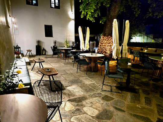 Kenta Mountain Hotel & Gastrobar