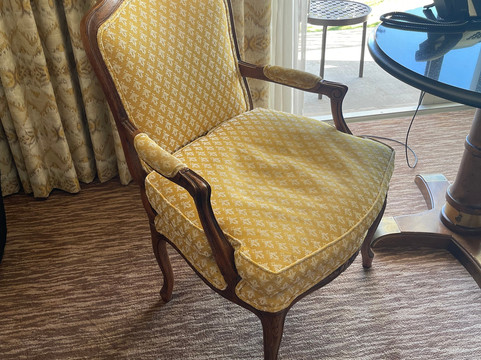 小美切尼酒店主图