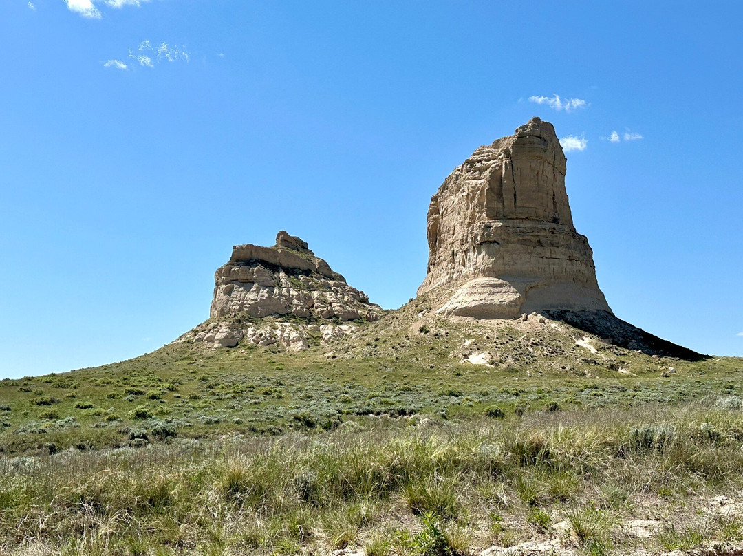 Courthouse and Jail Rocks-Bridgeport必去景点