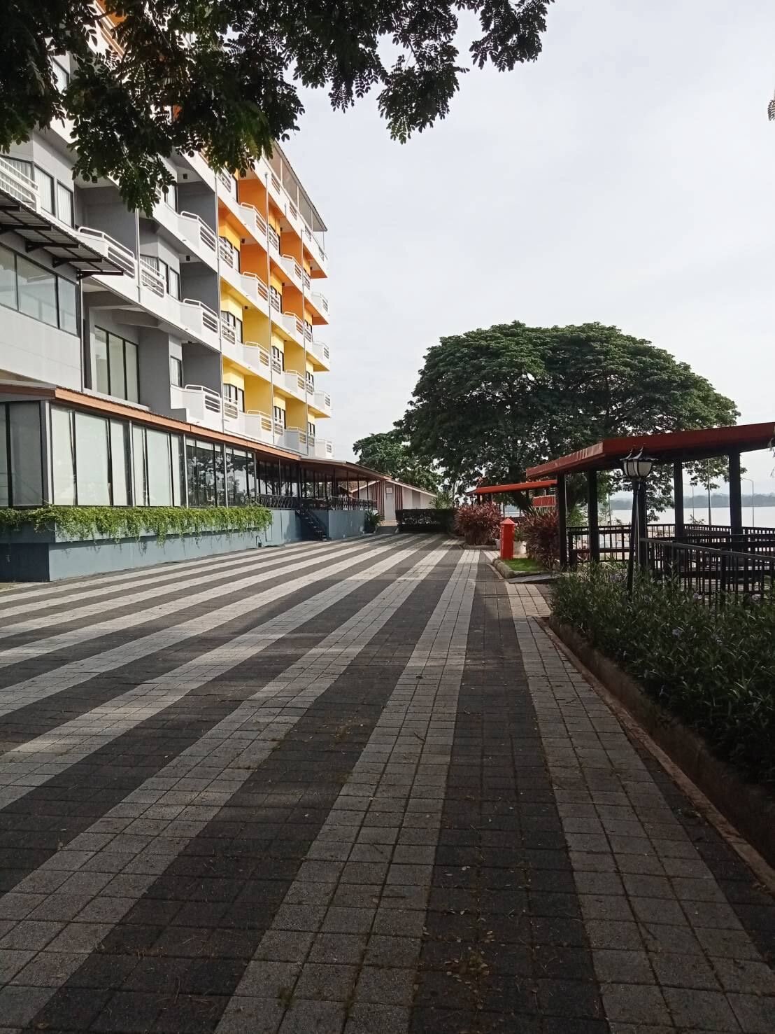 纳空伯农河景酒店-官方