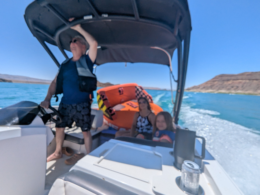 Mad Moose Rentals & Tours-哈里肯必去景点