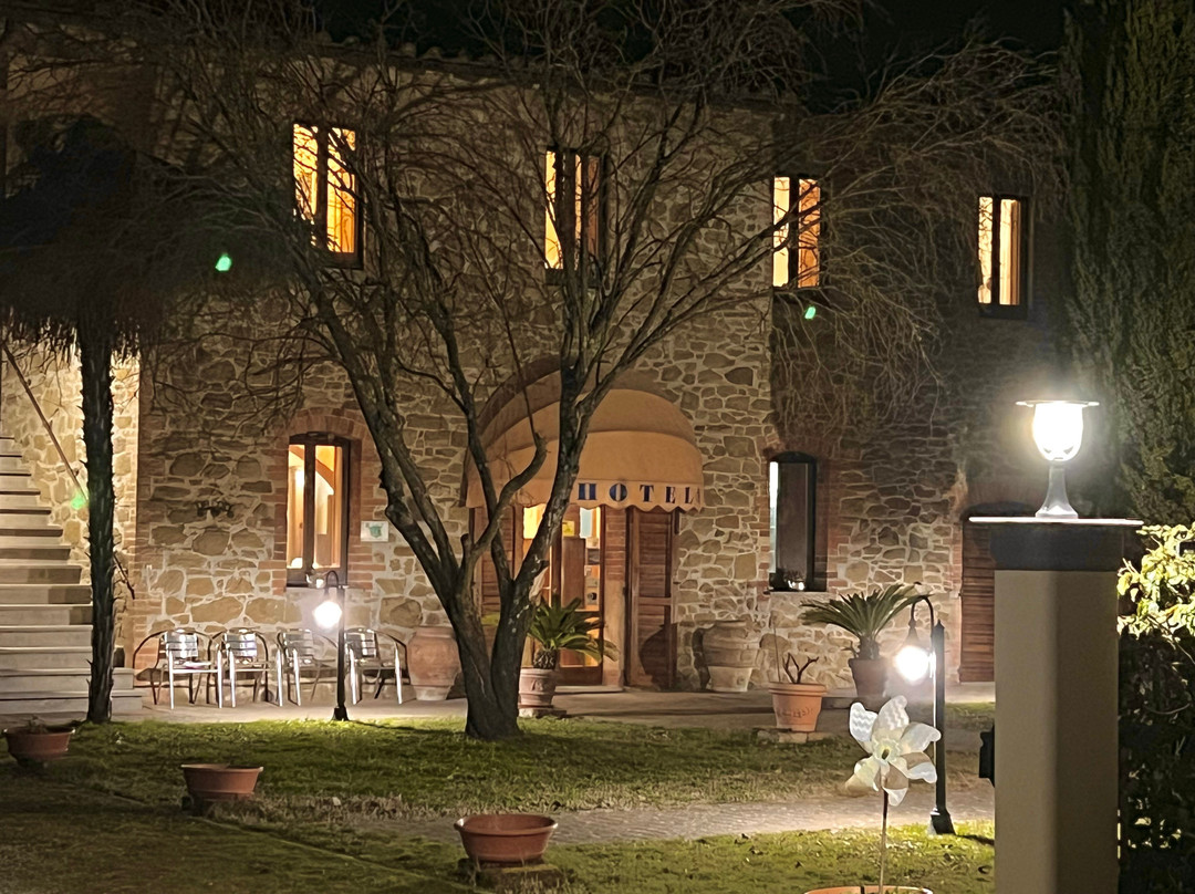 别墅湖泊酒店主图