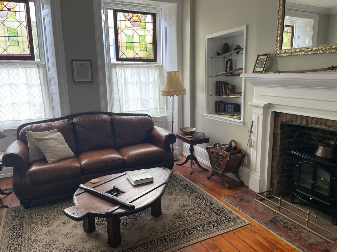 Sir Isaac Brock B&B Luxury Suites主图