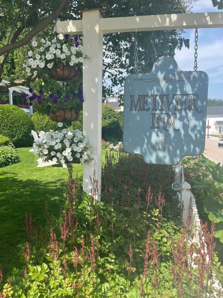 Metivier Inn Bed & Breakfast-官方