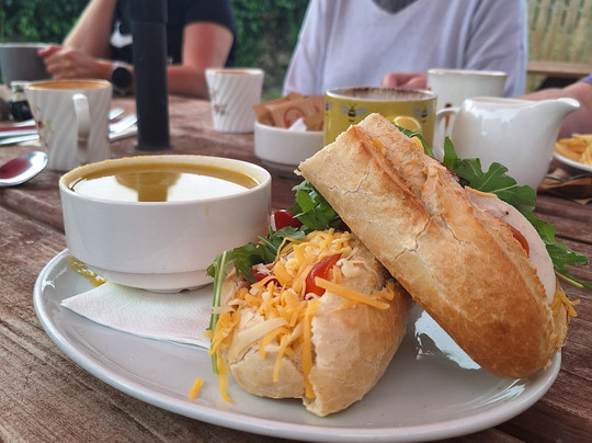 Charlotte's Place-沙尔必去景点