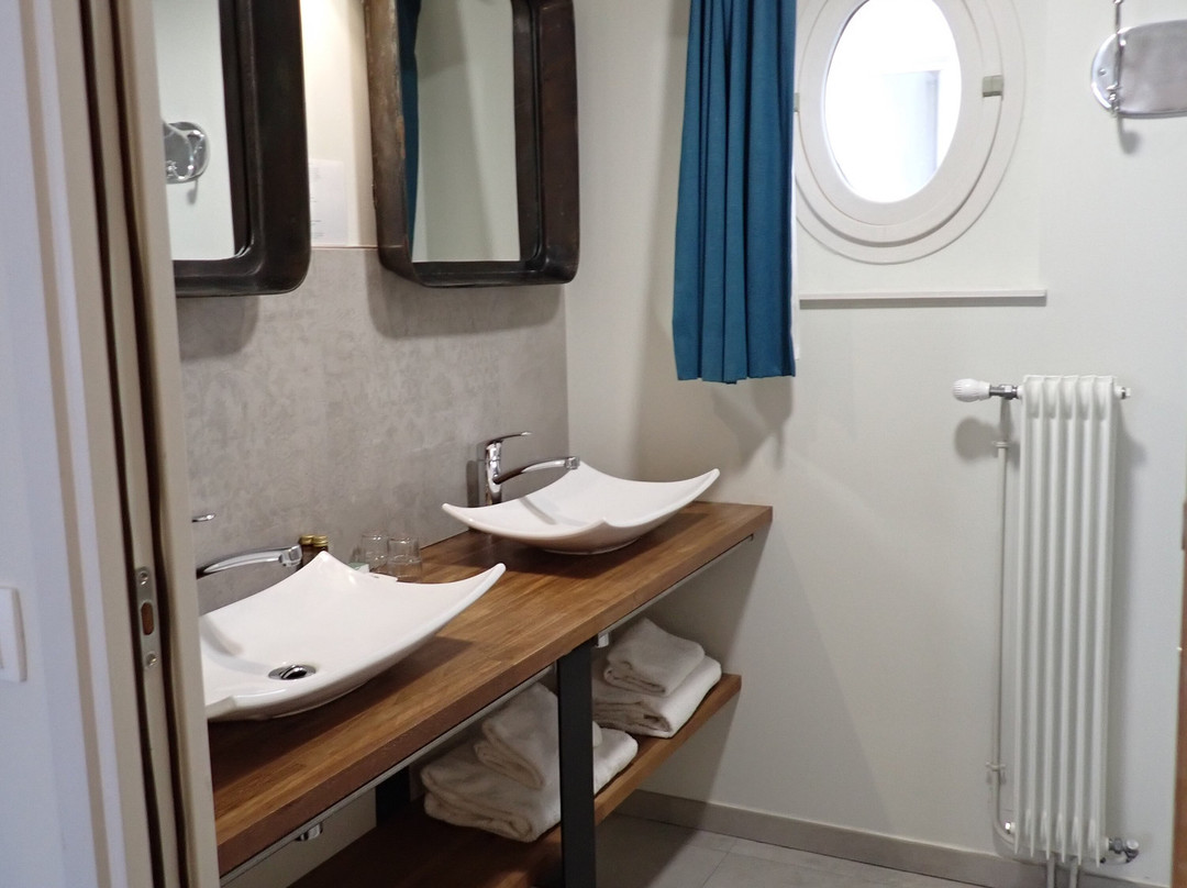 Hotel Le Chantilly主图