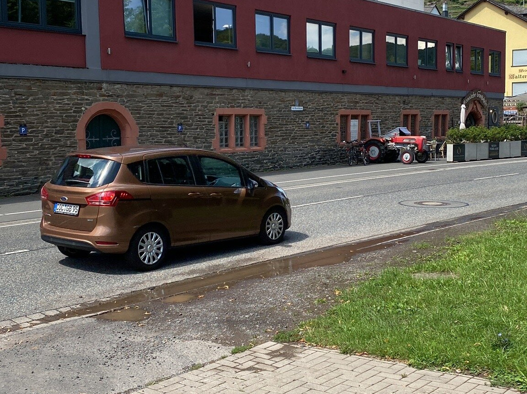 Winery Walter J. Oster-Ediger-Eller必去景点