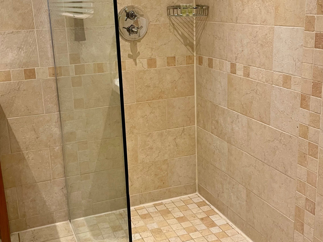 Guy's Thatched Hamlet主图