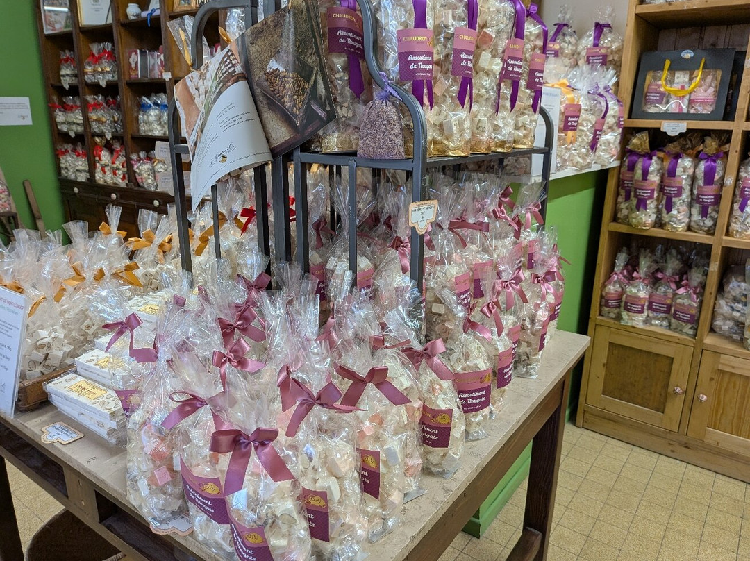 Le Chaudron d'Or-蒙特利玛必去景点