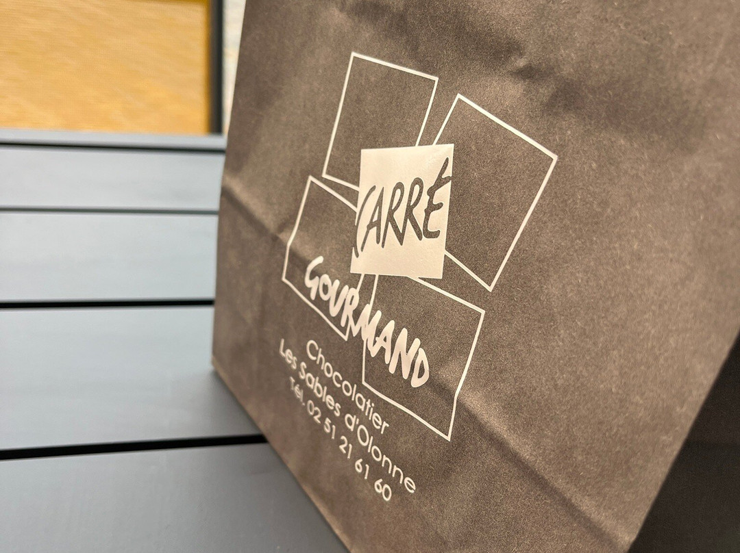 Carre Gourmand-莱萨布勒多洛讷必去景点