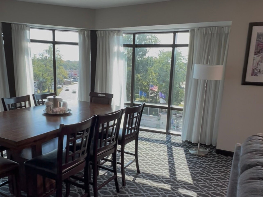 Bluemont Hotel主图